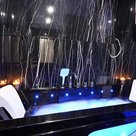 Stylish & Modern With Jacuzzi - Apartment Paris