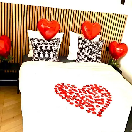 Apartment Stylish & Modern With Jacuzzi - *