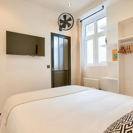 Stylish & Modern With Jacuzzi - Apartment *