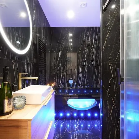 Stylish & Modern With Jacuzzi - * Paris