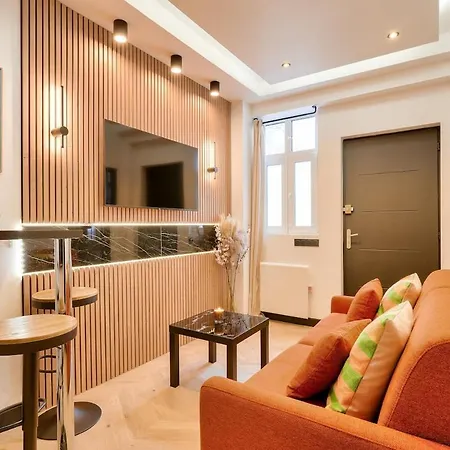 Stylish & Modern With Jacuzzi - Apartment Paris